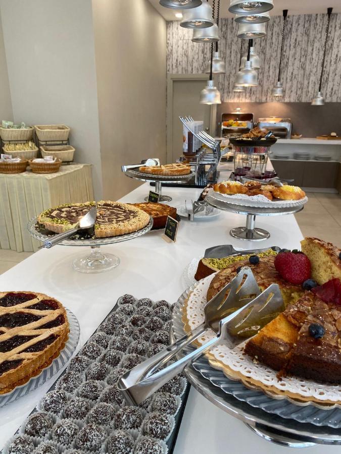 Hotel Vernel Rimini Eksteriør bilde