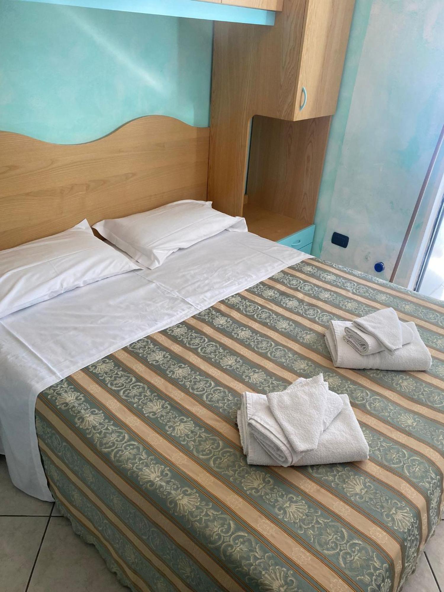 Hotel Vernel Rimini Eksteriør bilde