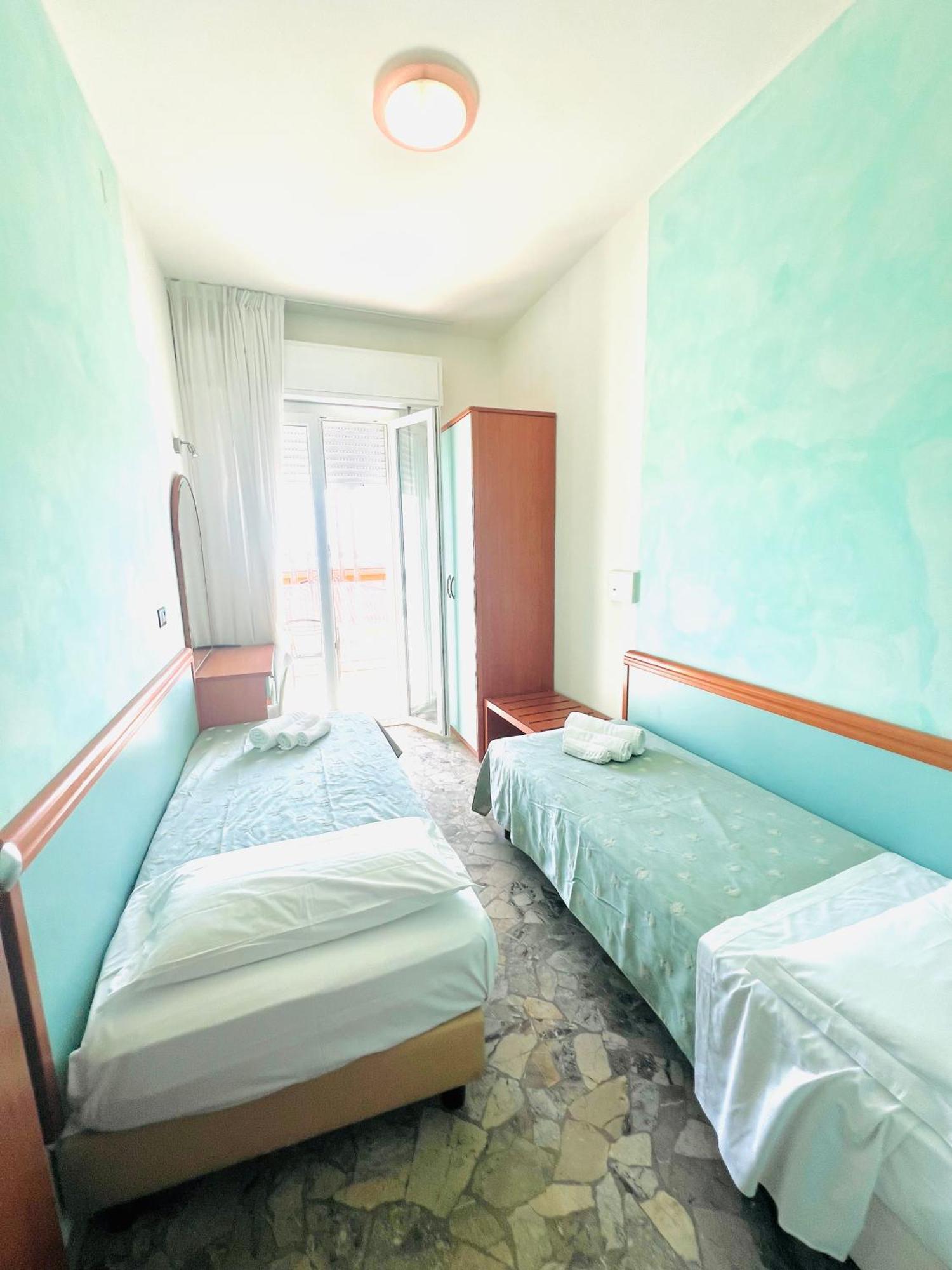Hotel Vernel Rimini Eksteriør bilde
