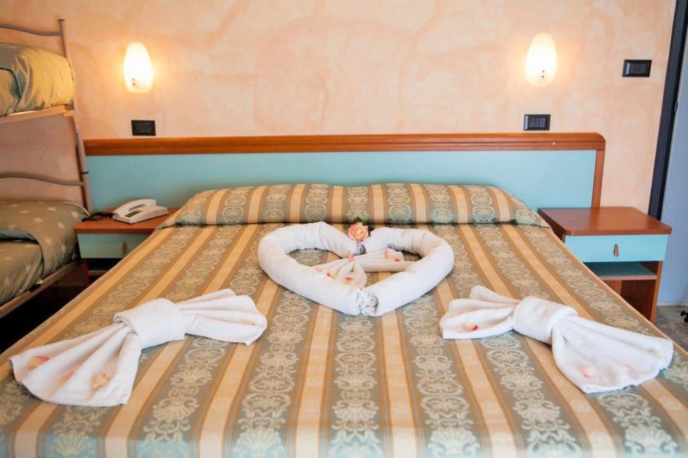 Hotel Vernel Rimini Eksteriør bilde