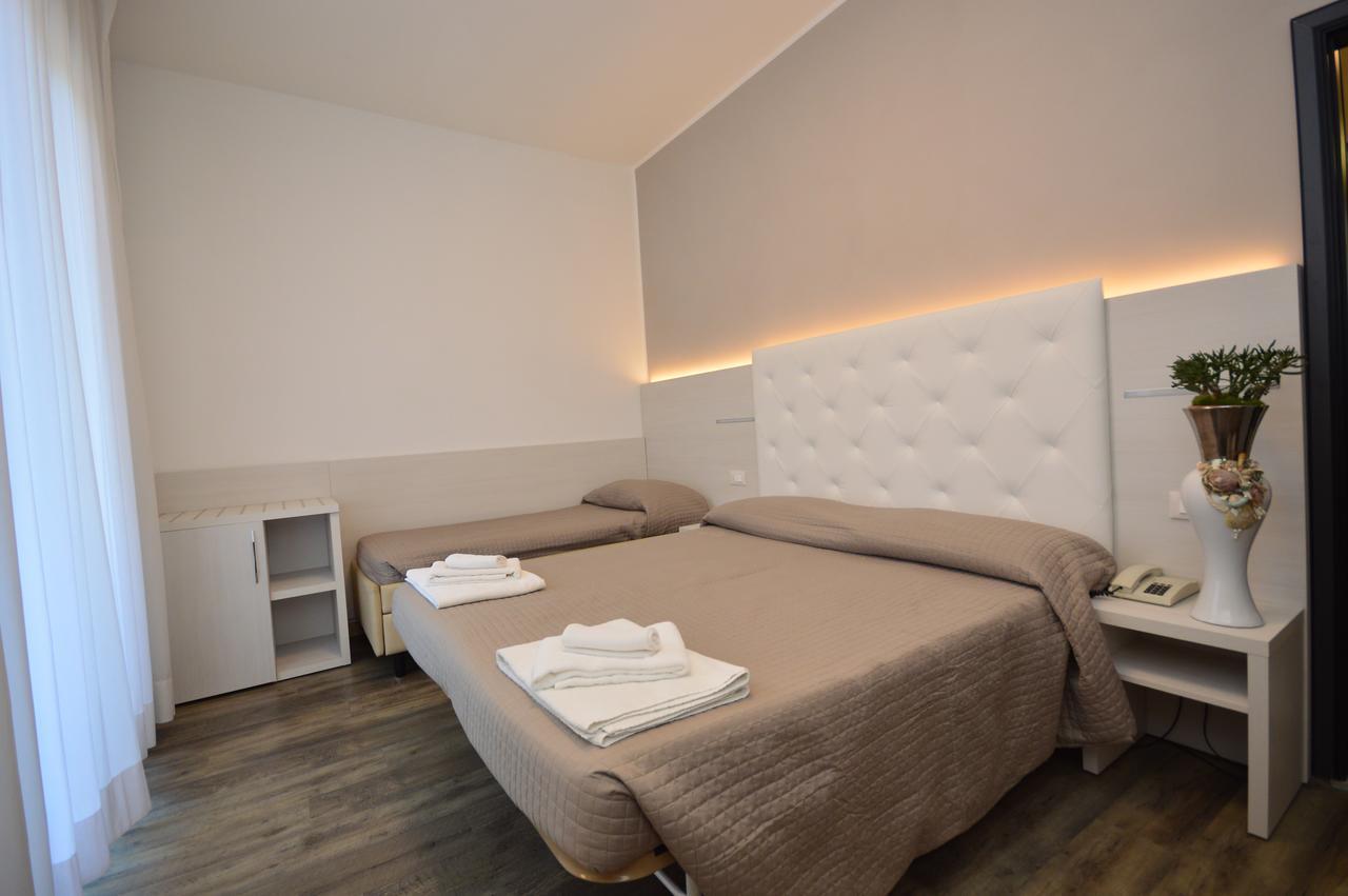Hotel Vernel Rimini Eksteriør bilde
