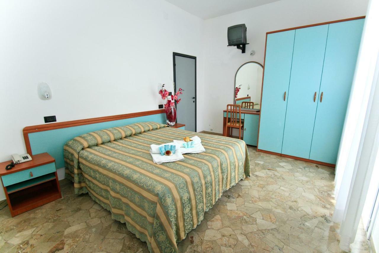 Hotel Vernel Rimini Eksteriør bilde