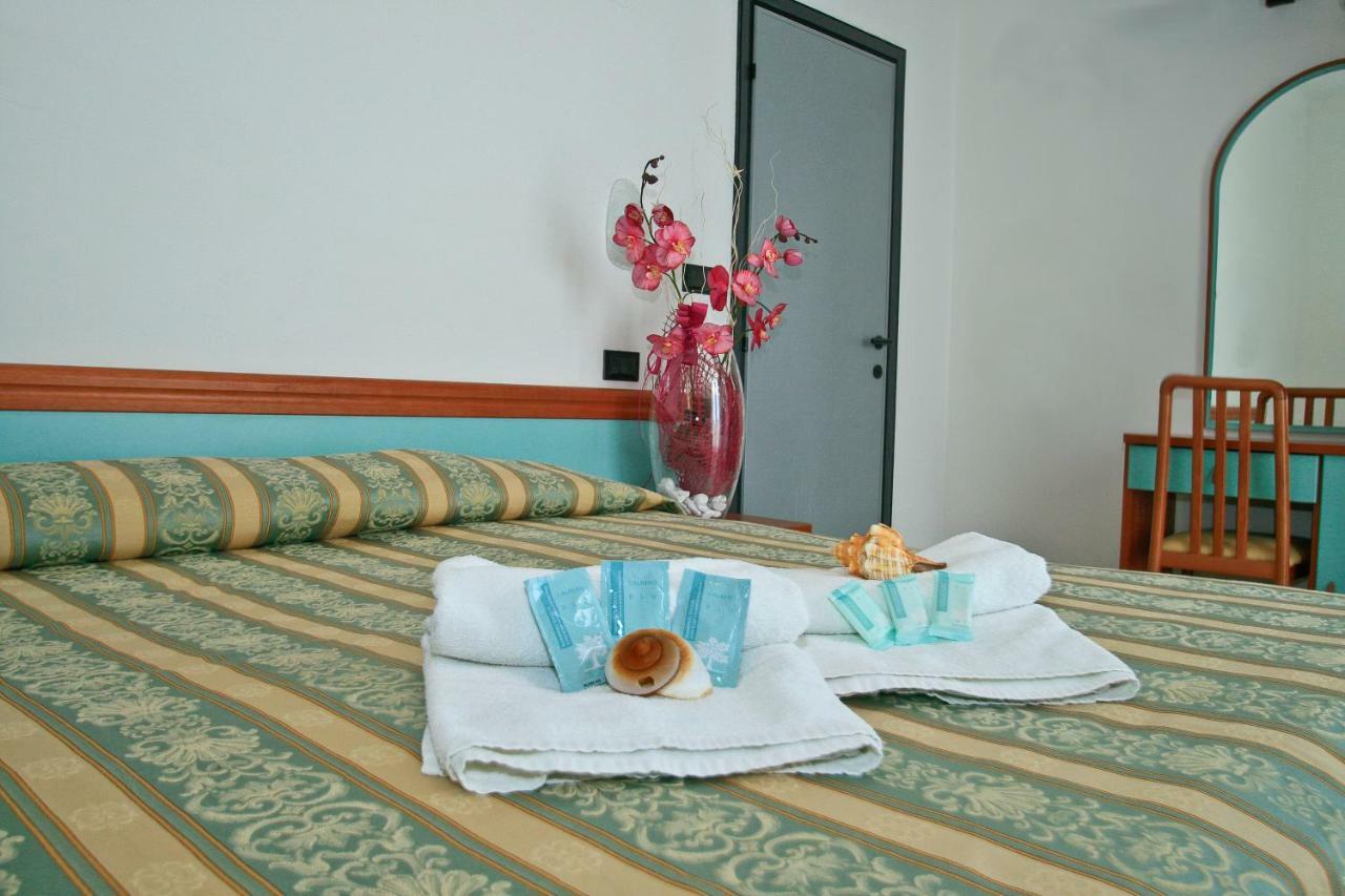 Hotel Vernel Rimini Eksteriør bilde