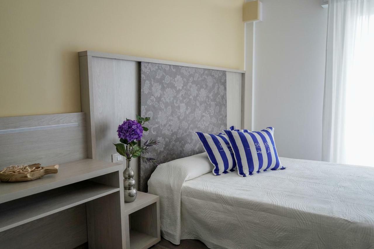 Hotel Vernel Rimini Eksteriør bilde