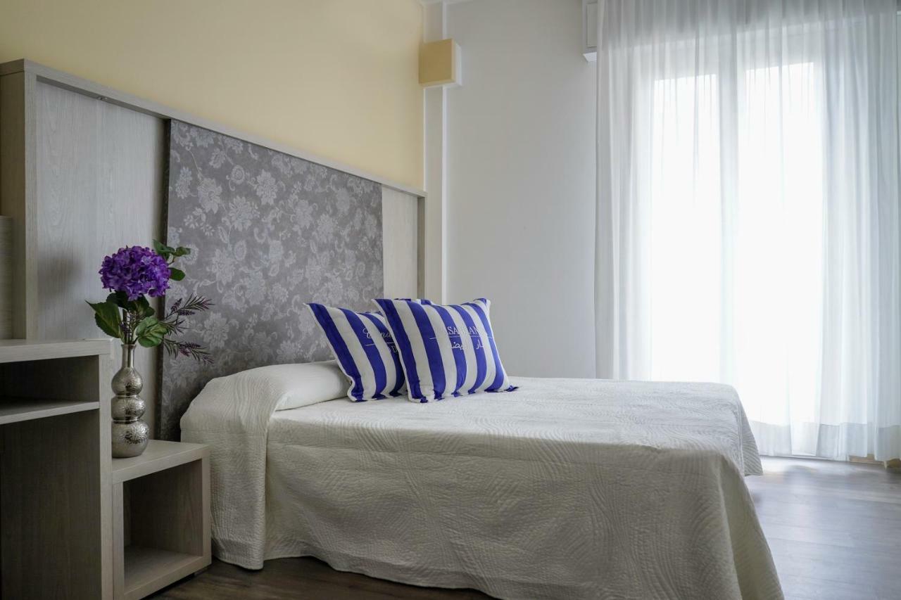 Hotel Vernel Rimini Eksteriør bilde