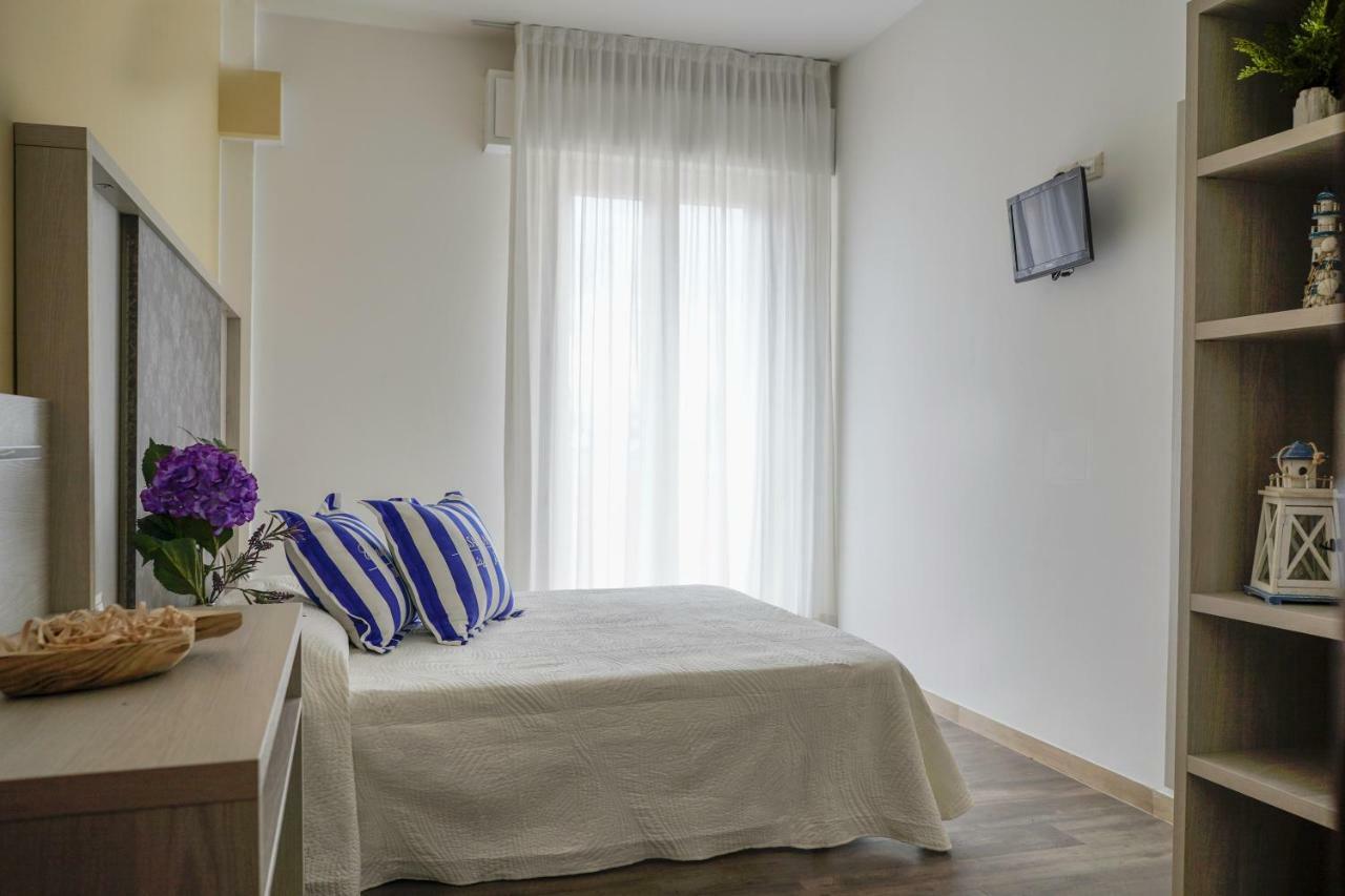 Hotel Vernel Rimini Eksteriør bilde
